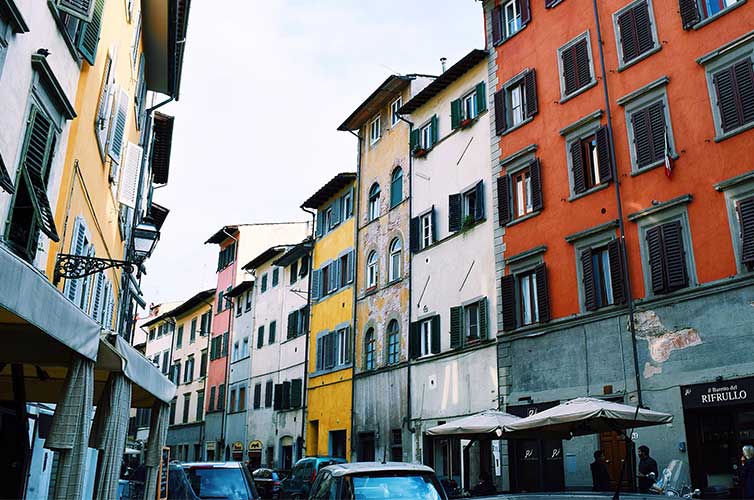 romantic-buildings-street-Italy