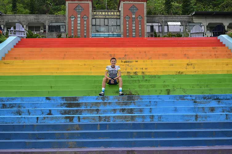 rainbow-stairs-cyclist