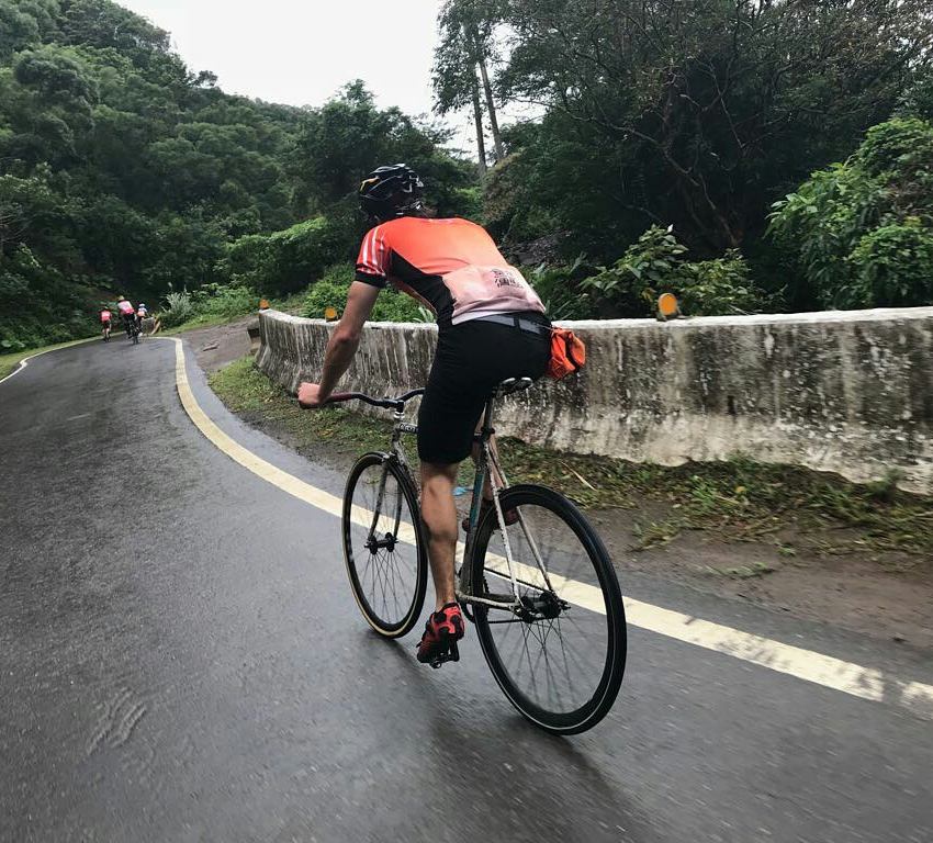 leland-student-cycling-taiwan