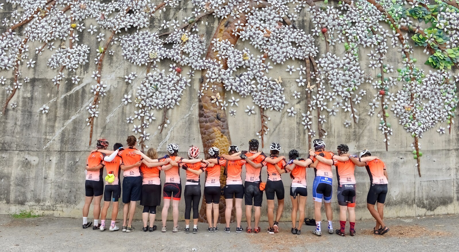 cycling-in-taiwan-group-photo