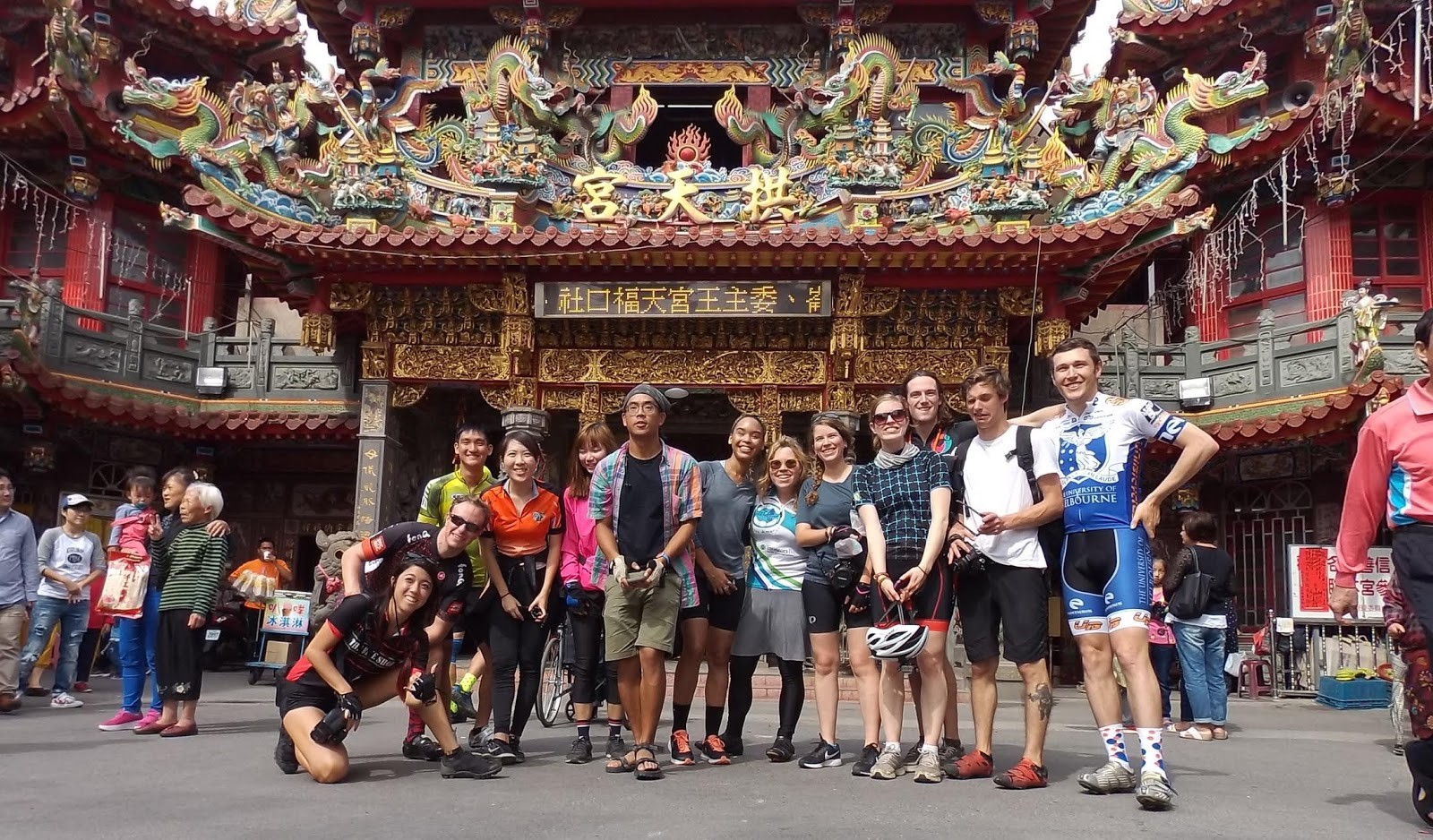 taoist-temple-cycling-in-taiwan