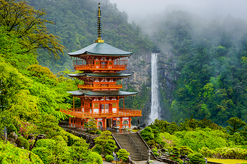 nachi-falls-scenery-in-japan