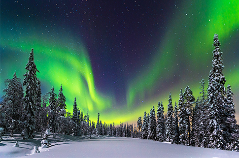 northern-lights-places-to-visit-before-you're-30