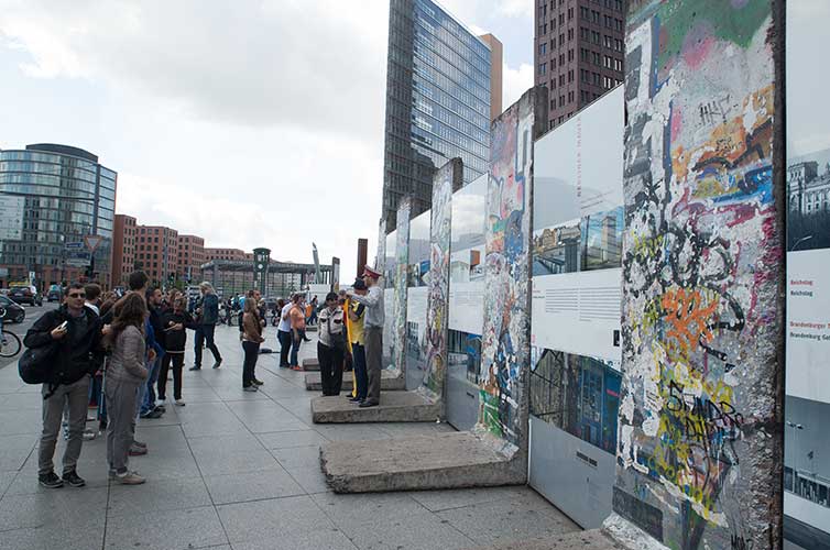 visit berlin wall