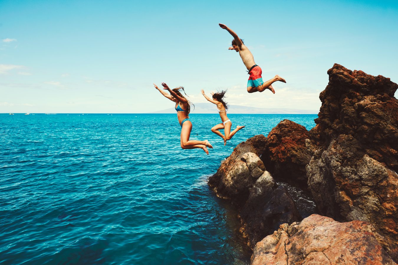friends-jumping